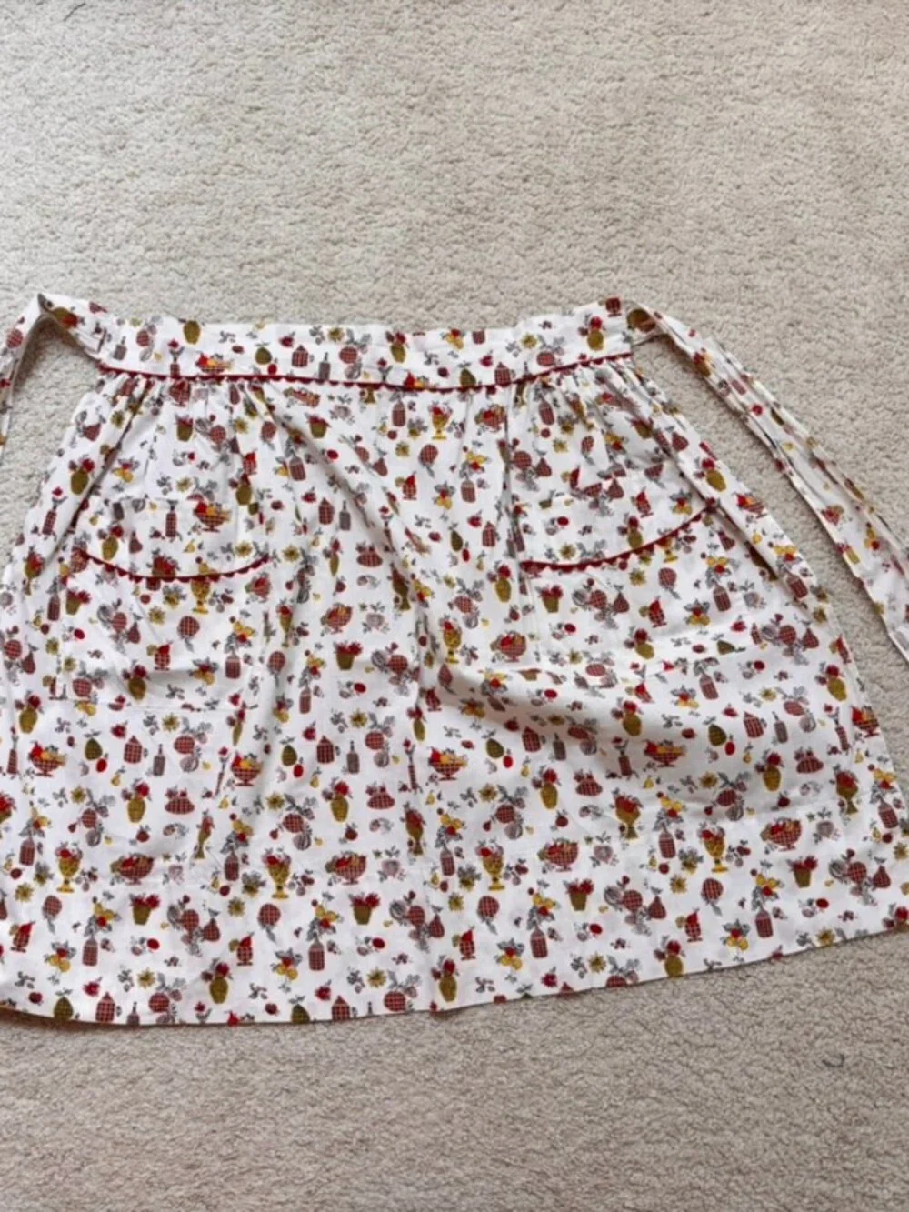 Vintage kitchen apron novelty fruit and floral pattern with red rick rack trim